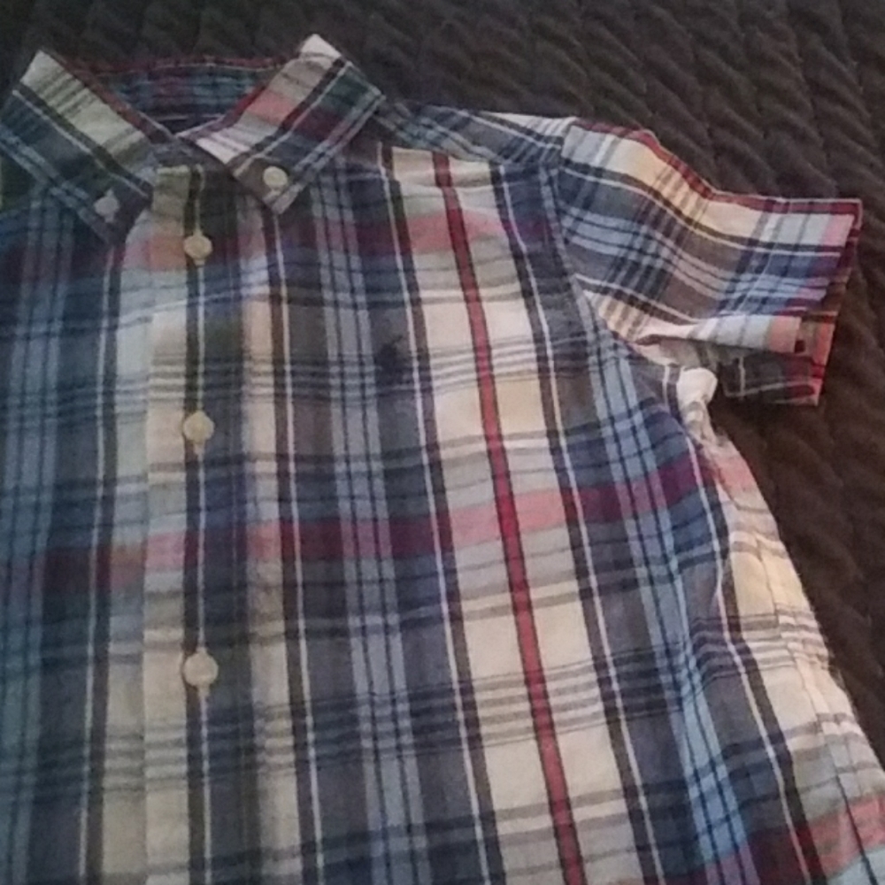 Short sleeved button up - Picture 2 of 2